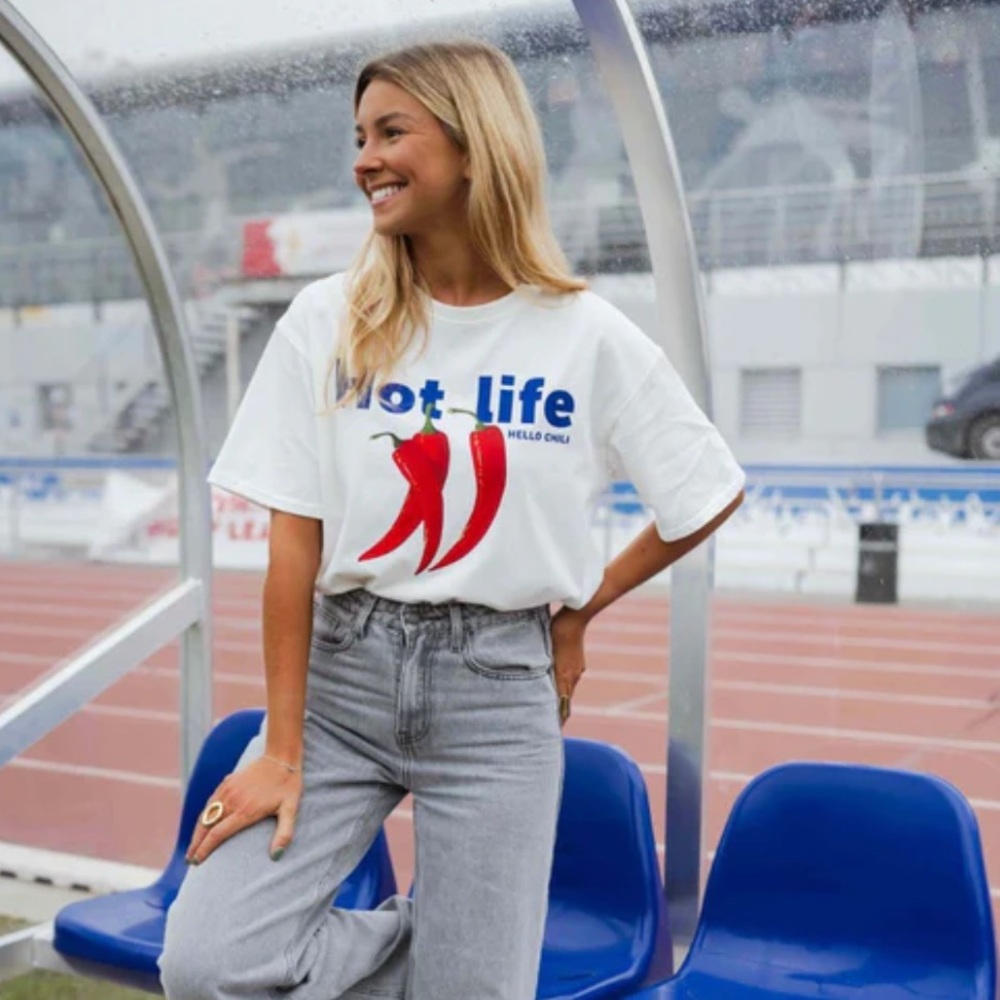 New EASY CLOTHES White 'Hot Life, Hello Chili' Graphic T-Shirt SIZE S/M